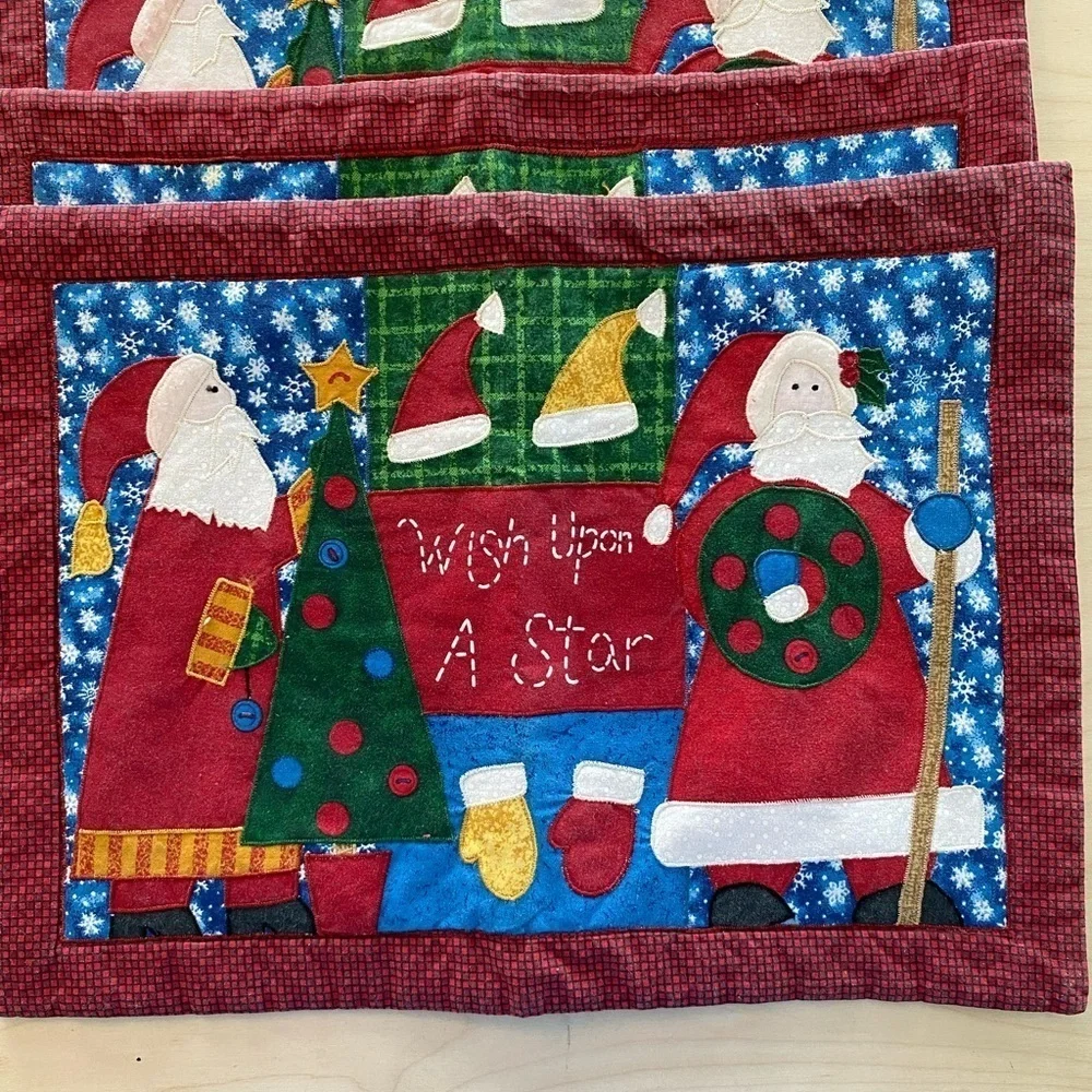Set of 4 Christmas Quilted Placemats (FZ)
